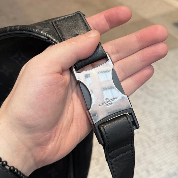 Louis Vuitton 2020 Black Eclipse Monogram Discovery Bumbag - Picture 13 of 15